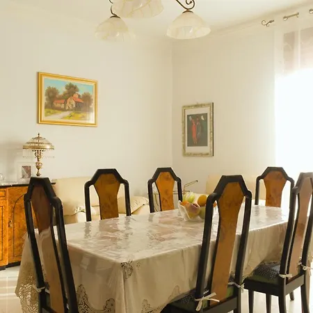 Antico Borgo לינה וארוחת בוקר